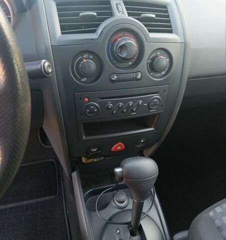 Білий Рено Меган, об'ємом двигуна 1.6 л та пробігом 235 тис. км за 6200 $, фото 32 на Automoto.ua