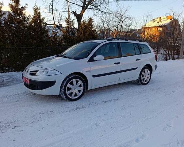 Белый Рено Меган, объемом двигателя 1.6 л и пробегом 235 тыс. км за 6200 $, фото 14 на Automoto.ua