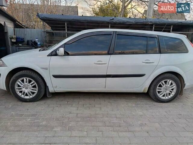 Белый Рено Меган, объемом двигателя 1.6 л и пробегом 281 тыс. км за 4800 $, фото 7 на Automoto.ua