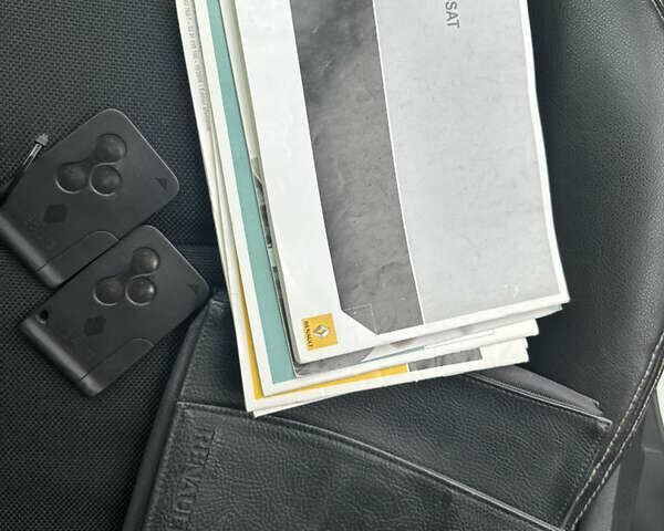 Білий Рено Меган, об'ємом двигуна 1.87 л та пробігом 308 тис. км за 4900 $, фото 8 на Automoto.ua