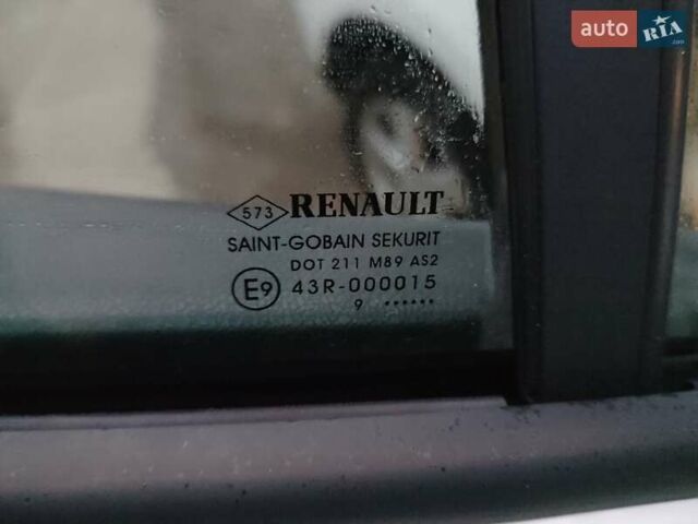 Белый Рено Меган, объемом двигателя 1.5 л и пробегом 267 тыс. км за 7000 $, фото 38 на Automoto.ua