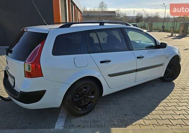 Білий Рено Меган, об'ємом двигуна 1.6 л та пробігом 250 тис. км за 5390 $, фото 8 на Automoto.ua