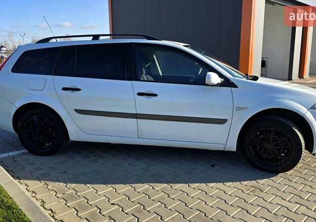 Білий Рено Меган, об'ємом двигуна 1.6 л та пробігом 250 тис. км за 5390 $, фото 1 на Automoto.ua