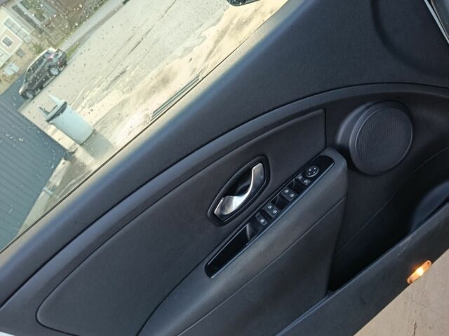 Белый Рено Меган, объемом двигателя 1.5 л и пробегом 205 тыс. км за 6999 $, фото 6 на Automoto.ua