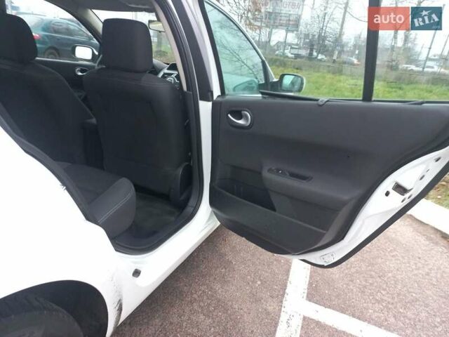 Белый Рено Меган, объемом двигателя 1.6 л и пробегом 247 тыс. км за 5100 $, фото 14 на Automoto.ua