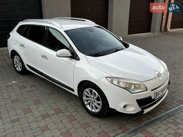 Белый Рено Меган, объемом двигателя 2 л и пробегом 290 тыс. км за 5950 $, фото 22 на Automoto.ua