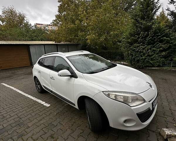 Белый Рено Меган, объемом двигателя 1.9 л и пробегом 360 тыс. км за 6300 $, фото 2 на Automoto.ua