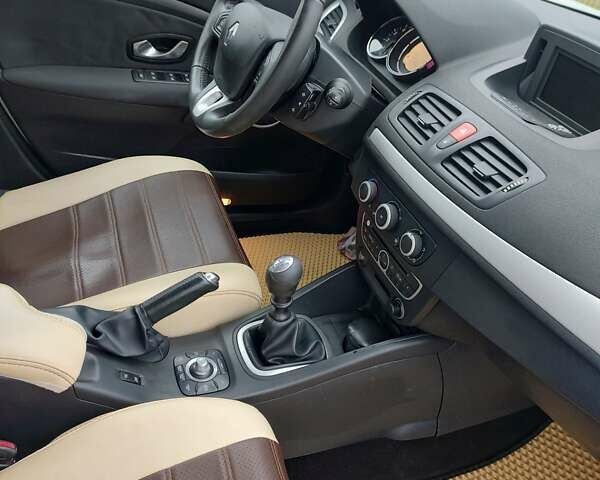 Белый Рено Меган, объемом двигателя 1.5 л и пробегом 267 тыс. км за 7000 $, фото 11 на Automoto.ua