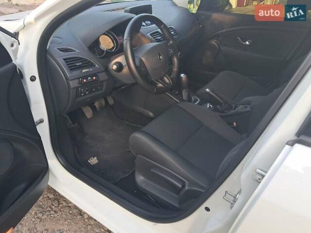 Білий Рено Меган, об'ємом двигуна 1.5 л та пробігом 205 тис. км за 7100 $, фото 3 на Automoto.ua
