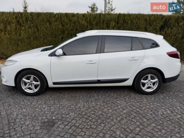 Білий Рено Меган, об'ємом двигуна 1.6 л та пробігом 227 тис. км за 6500 $, фото 2 на Automoto.ua