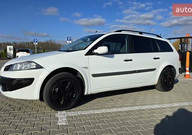 Білий Рено Меган, об'ємом двигуна 1.6 л та пробігом 250 тис. км за 5390 $, фото 21 на Automoto.ua