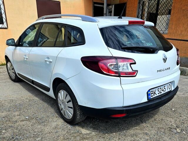 Рено Меган 2009 у Харкові на Automoto.ua Білий Рено Меган, об'ємом двигуна 1.6 л та пробігом 173 тис. км за 7100 $, фото 2 на Automoto.ua