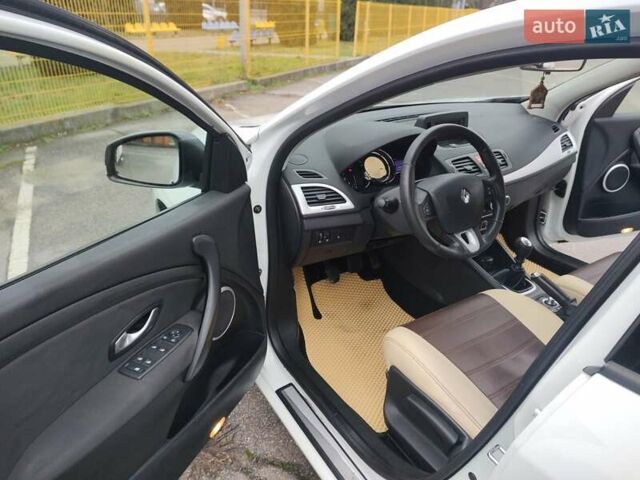 Белый Рено Меган, объемом двигателя 1.5 л и пробегом 267 тыс. км за 7000 $, фото 12 на Automoto.ua