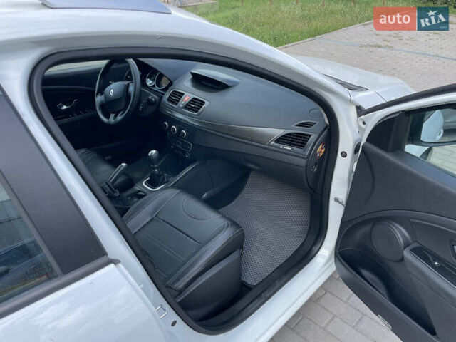 Білий Рено Меган, об'ємом двигуна 1.5 л та пробігом 219 тис. км за 6500 $, фото 12 на Automoto.ua