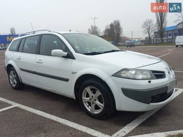 Белый Рено Меган, объемом двигателя 1.6 л и пробегом 247 тыс. км за 5100 $, фото 1 на Automoto.ua