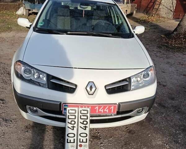 Білий Рено Меган, об'ємом двигуна 1.6 л та пробігом 201 тис. км за 5299 $, фото 11 на Automoto.ua