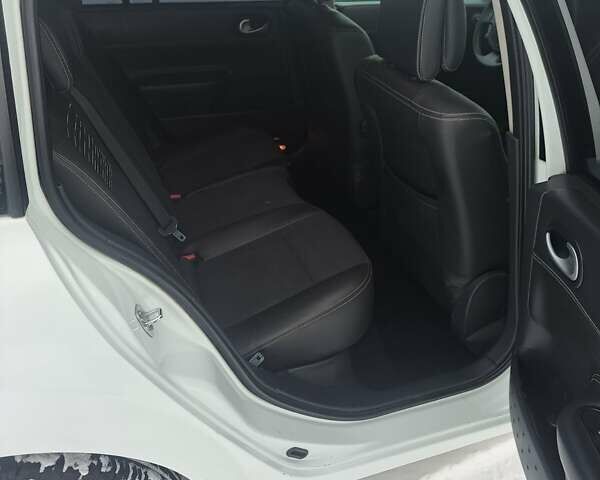 Белый Рено Меган, объемом двигателя 1.5 л и пробегом 318 тыс. км за 5000 $, фото 8 на Automoto.ua