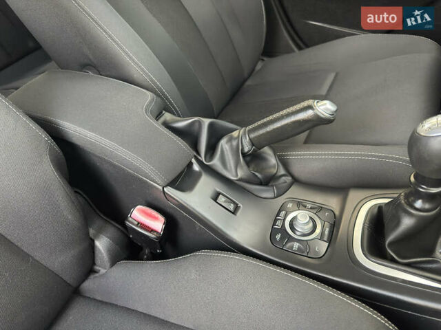 Белый Рено Меган, объемом двигателя 1.6 л и пробегом 220 тыс. км за 7700 $, фото 19 на Automoto.ua