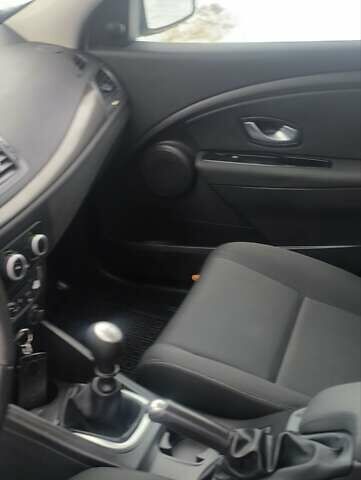 Белый Рено Меган, объемом двигателя 1.6 л и пробегом 201 тыс. км за 7150 $, фото 13 на Automoto.ua