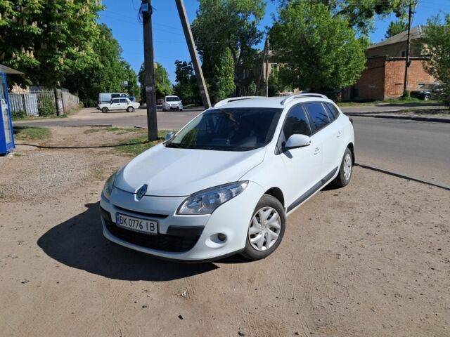 Білий Рено Меган, об'ємом двигуна 1.5 л та пробігом 230 тис. км за 6282 $, фото 3 на Automoto.ua