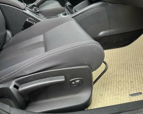 Белый Рено Меган, объемом двигателя 1.9 л и пробегом 360 тыс. км за 6300 $, фото 4 на Automoto.ua