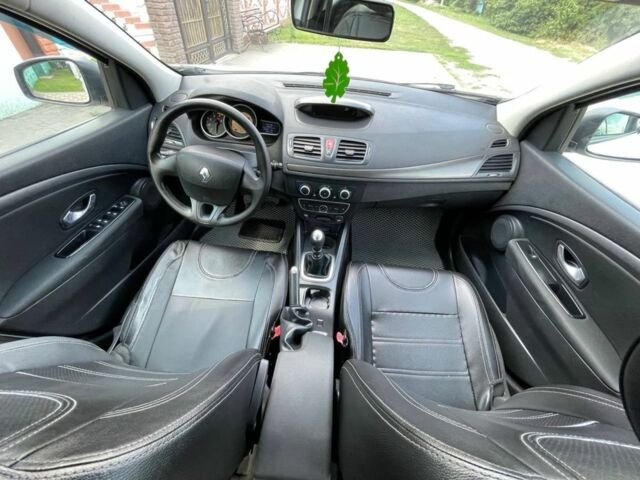 Белый Рено Меган, объемом двигателя 1.5 л и пробегом 224 тыс. км за 5850 $, фото 2 на Automoto.ua