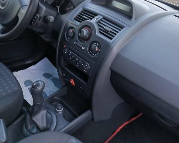 Білий Рено Меган, об'ємом двигуна 1.6 л та пробігом 201 тис. км за 5299 $, фото 32 на Automoto.ua