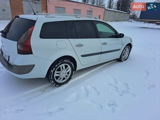 Белый Рено Меган, объемом двигателя 1.5 л и пробегом 318 тыс. км за 5000 $, фото 4 на Automoto.ua