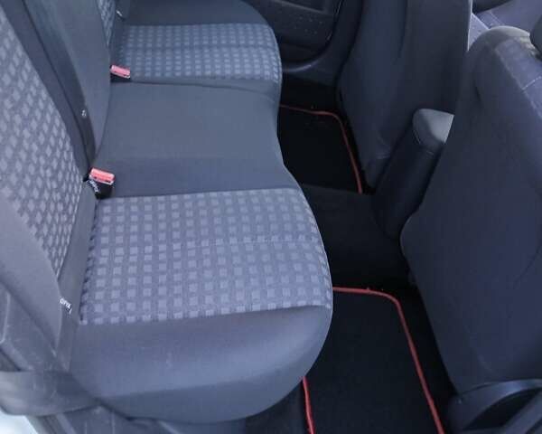 Білий Рено Меган, об'ємом двигуна 1.6 л та пробігом 201 тис. км за 5199 $, фото 80 на Automoto.ua