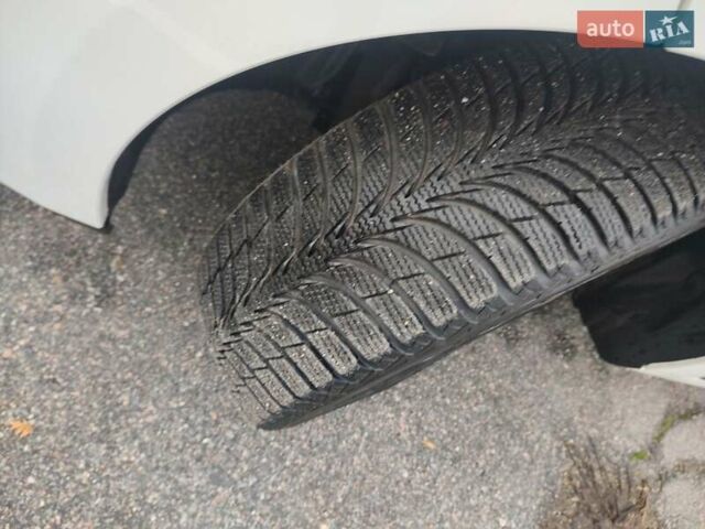 Белый Рено Меган, объемом двигателя 1.5 л и пробегом 267 тыс. км за 7000 $, фото 23 на Automoto.ua