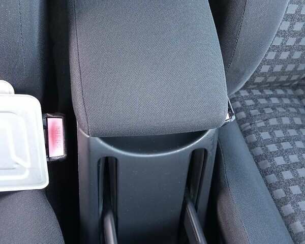 Білий Рено Меган, об'ємом двигуна 1.6 л та пробігом 201 тис. км за 5299 $, фото 29 на Automoto.ua