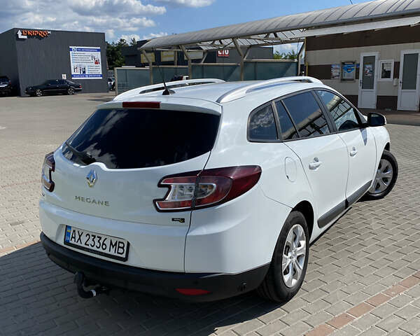 Рено Меган 2009 у Києві на Automoto.ua Білий Рено Меган, об'ємом двигуна 1.6 л та пробігом 242 тис. км за 6900 $, фото 4 на Automoto.ua