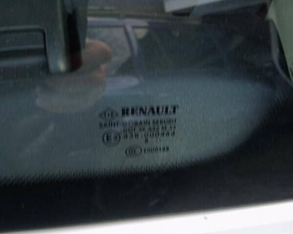 Білий Рено Меган, об'ємом двигуна 1.6 л та пробігом 201 тис. км за 5199 $, фото 82 на Automoto.ua