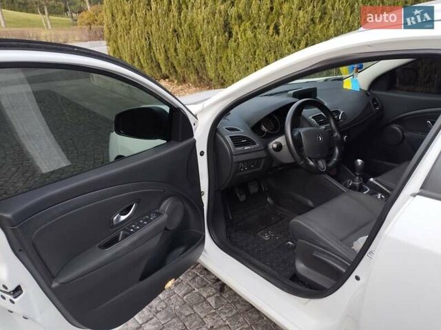 Білий Рено Меган, об'ємом двигуна 1.6 л та пробігом 227 тис. км за 6500 $, фото 13 на Automoto.ua