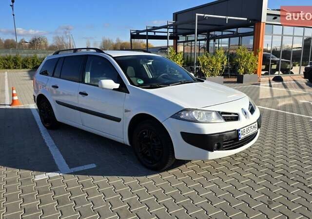 Білий Рено Меган, об'ємом двигуна 1.6 л та пробігом 250 тис. км за 5390 $, фото 16 на Automoto.ua