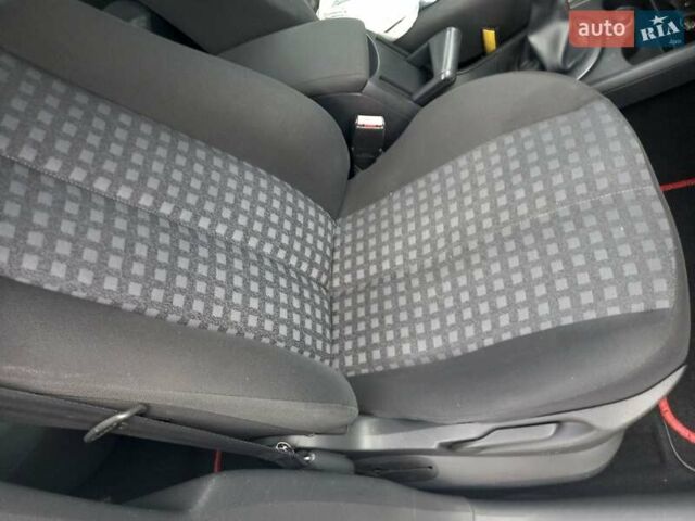 Білий Рено Меган, об'ємом двигуна 1.6 л та пробігом 201 тис. км за 5199 $, фото 40 на Automoto.ua