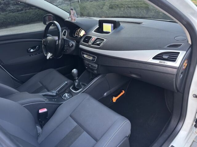 Білий Рено Меган, об'ємом двигуна 1.6 л та пробігом 220 тис. км за 7500 $, фото 5 на Automoto.ua