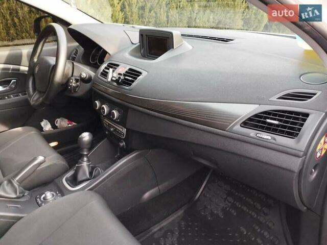 Білий Рено Меган, об'ємом двигуна 1.6 л та пробігом 227 тис. км за 6500 $, фото 20 на Automoto.ua