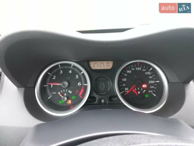 Белый Рено Меган, объемом двигателя 1.6 л и пробегом 247 тыс. км за 5100 $, фото 21 на Automoto.ua