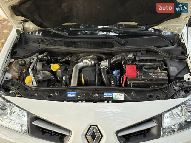 Білий Рено Меган, об'ємом двигуна 1.5 л та пробігом 277 тис. км за 6000 $, фото 17 на Automoto.ua