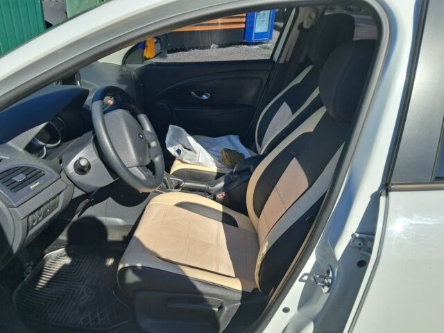 Білий Рено Меган, об'ємом двигуна 1.5 л та пробігом 230 тис. км за 6282 $, фото 4 на Automoto.ua