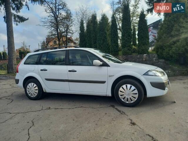 Білий Рено Меган, об'ємом двигуна 1.6 л та пробігом 201 тис. км за 5199 $, фото 16 на Automoto.ua