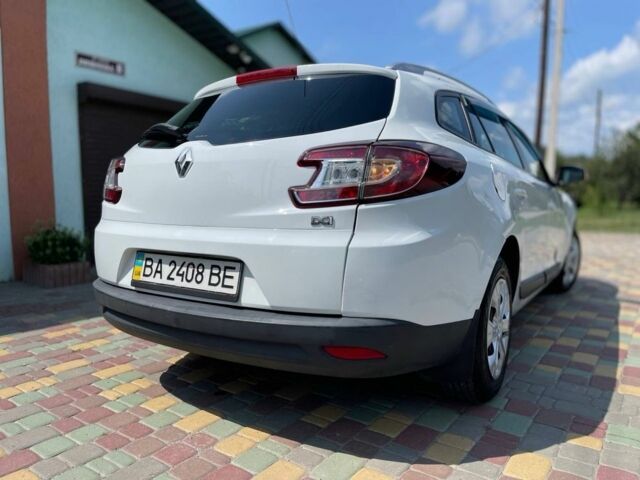 Белый Рено Меган, объемом двигателя 1.5 л и пробегом 224 тыс. км за 5850 $, фото 1 на Automoto.ua