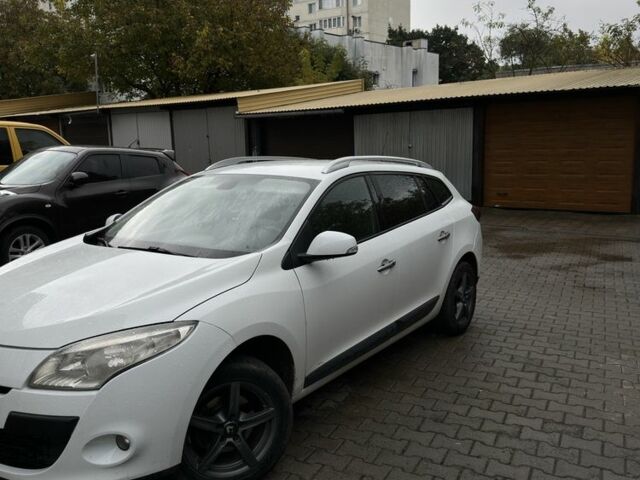 Белый Рено Меган, объемом двигателя 1.9 л и пробегом 360 тыс. км за 6900 $, фото 2 на Automoto.ua