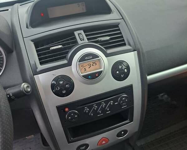 Белый Рено Меган, объемом двигателя 1.5 л и пробегом 318 тыс. км за 5000 $, фото 5 на Automoto.ua