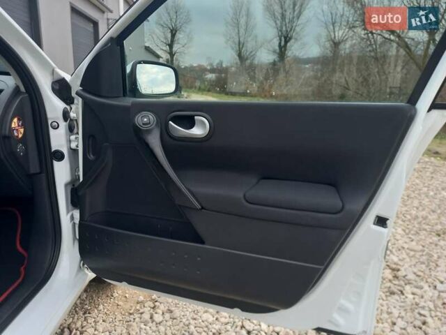Білий Рено Меган, об'ємом двигуна 1.6 л та пробігом 201 тис. км за 5199 $, фото 36 на Automoto.ua