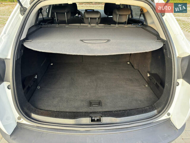 Белый Рено Меган, объемом двигателя 1.6 л и пробегом 220 тыс. км за 7700 $, фото 20 на Automoto.ua