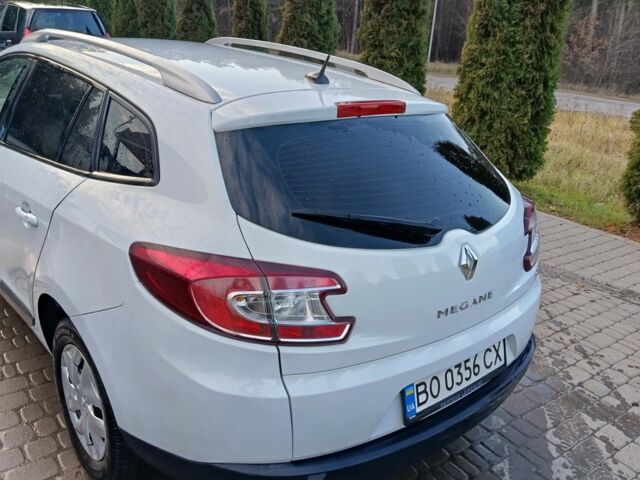 Белый Рено Меган, объемом двигателя 1.5 л и пробегом 205 тыс. км за 6999 $, фото 2 на Automoto.ua