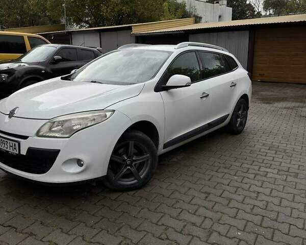 Белый Рено Меган, объемом двигателя 1.9 л и пробегом 360 тыс. км за 6300 $, фото 17 на Automoto.ua