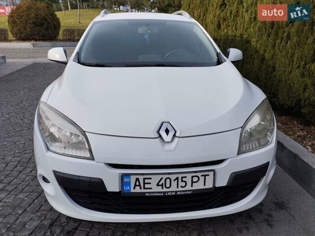 Білий Рено Меган, об'ємом двигуна 1.6 л та пробігом 227 тис. км за 6500 $, фото 9 на Automoto.ua